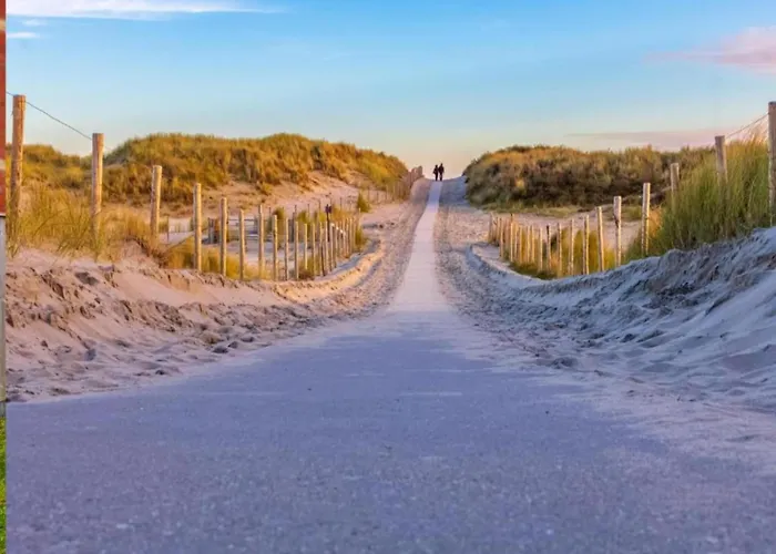 In By The Sea * 줄리아나도르프