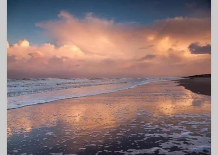 In By The Sea 公寓